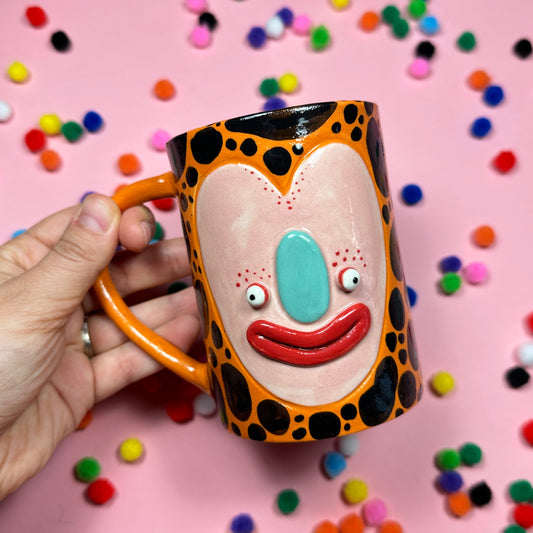 Spotted mug, 355 ml