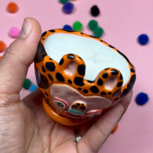 Candle with the scent of sweet cookies "Leopard"