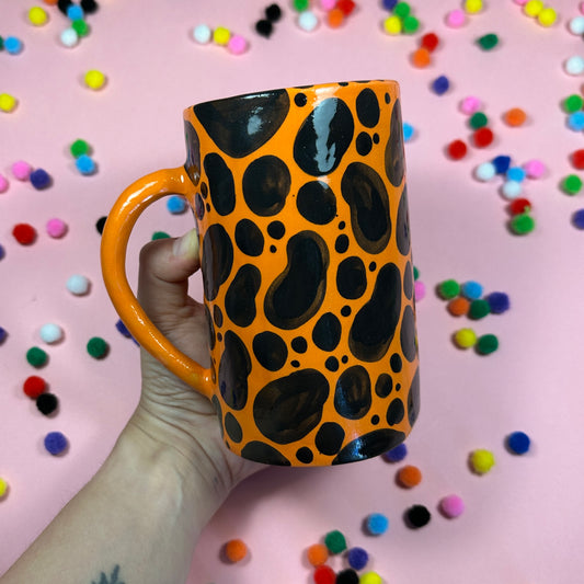 Left handed spotted mug, 550ml