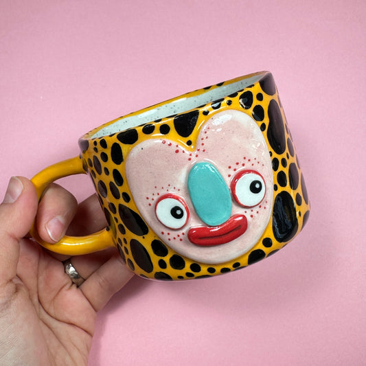 Spotted mug, 245 ml