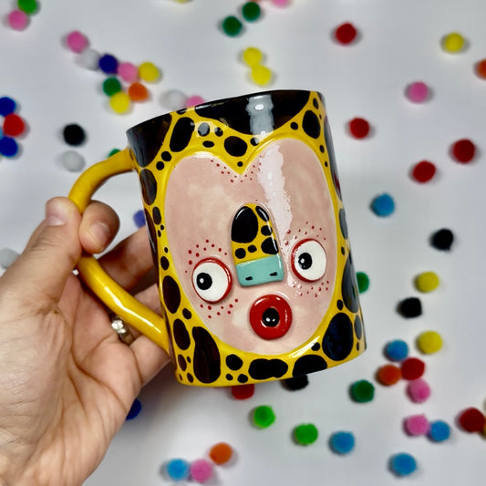 Spotted mug, 340 ml
