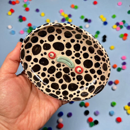 Spotted soap dish