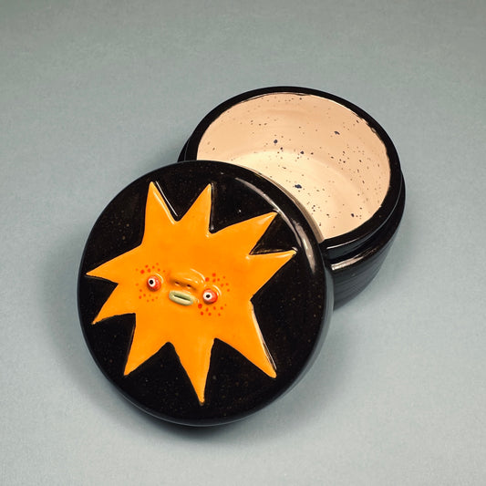Ceramic box "Star"