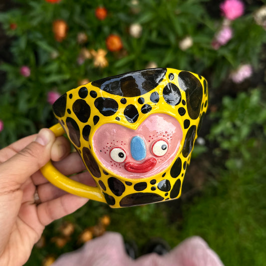 Spotted yellow mug, 250 ml