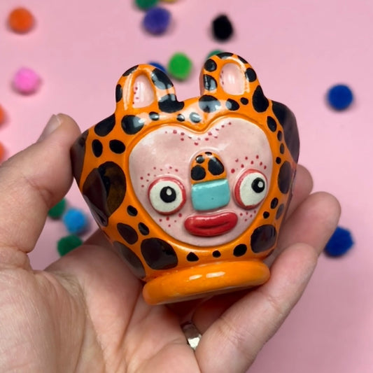 Candle with the scent of sweet cookies "Leopard"