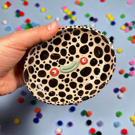 Spotted soap dish